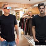 Deux hommes portant une chemise noire dans un magasin de vêtement.