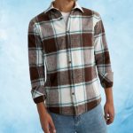 Un homme portant une chemise en laine bouillie pour la chaleur et le confort de l'hiver