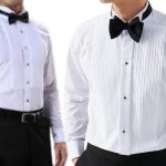 Deux hommes en chemise à plastron