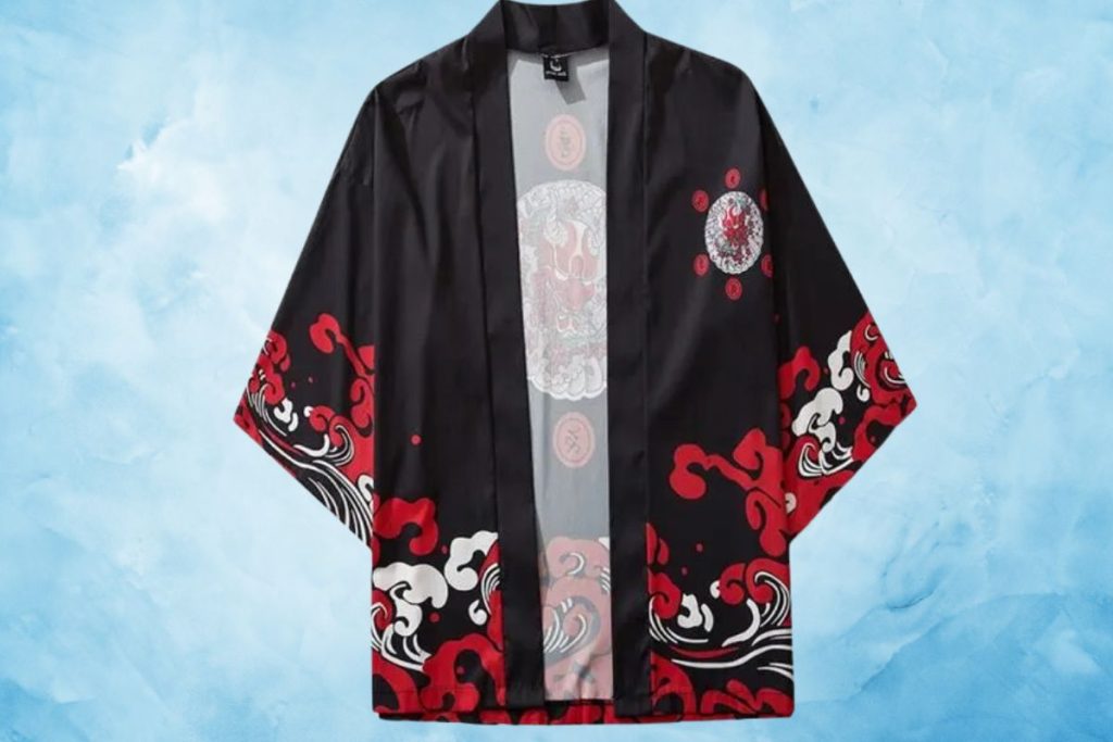 Une chemise à manches kimono au style japonais