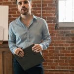 Comment porter une chemise avec un jean homme ?